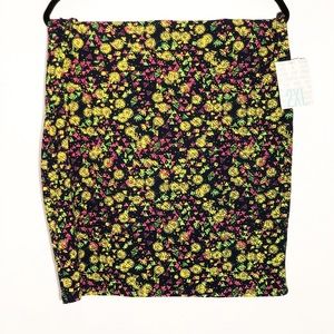 LuLaRoe Cassie Skirt NWT 2XL
2nd Pic Size Chart